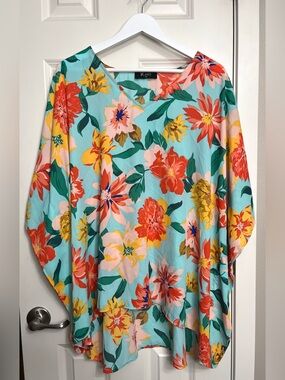 Meritt Floral Tunic Blouse NWOT